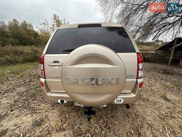 Бежевый Сузуки Гранд Витара, объемом двигателя 2 л и пробегом 204 тыс. км за 6400 $, фото 3 на Automoto.ua