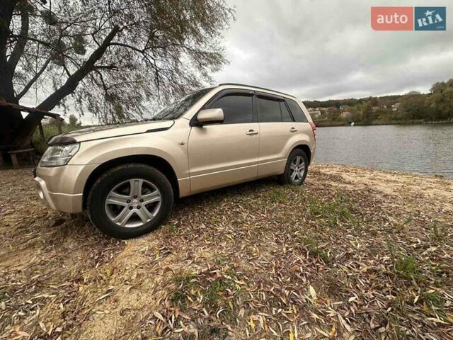 Бежевый Сузуки Гранд Витара, объемом двигателя 2 л и пробегом 204 тыс. км за 6400 $, фото 5 на Automoto.ua