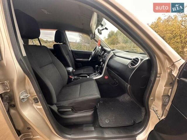 Бежевый Сузуки Гранд Витара, объемом двигателя 2 л и пробегом 204 тыс. км за 6400 $, фото 10 на Automoto.ua