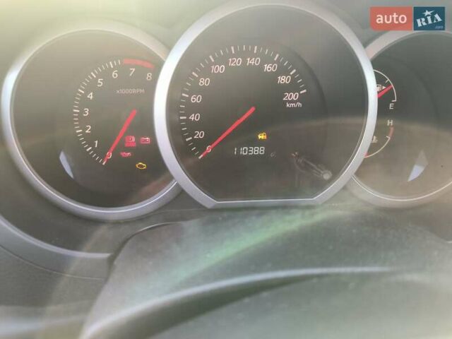 Бежевый Сузуки Гранд Витара, объемом двигателя 2 л и пробегом 110 тыс. км за 7500 $, фото 4 на Automoto.ua
