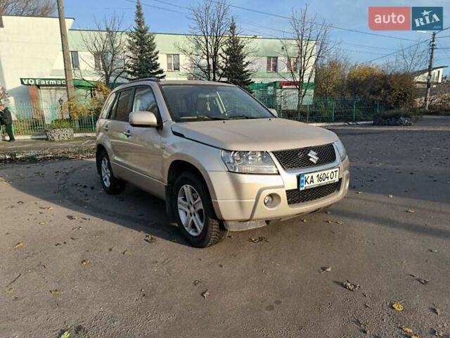 Бежевый Сузуки Гранд Витара, объемом двигателя 2 л и пробегом 110 тыс. км за 7500 $, фото 1 на Automoto.ua