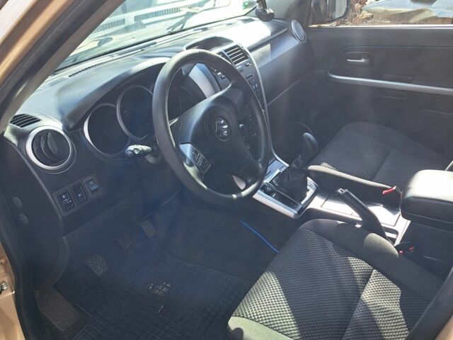 Бежевый Сузуки Гранд Витара, объемом двигателя 0 л и пробегом 300 тыс. км за 3450 $, фото 10 на Automoto.ua