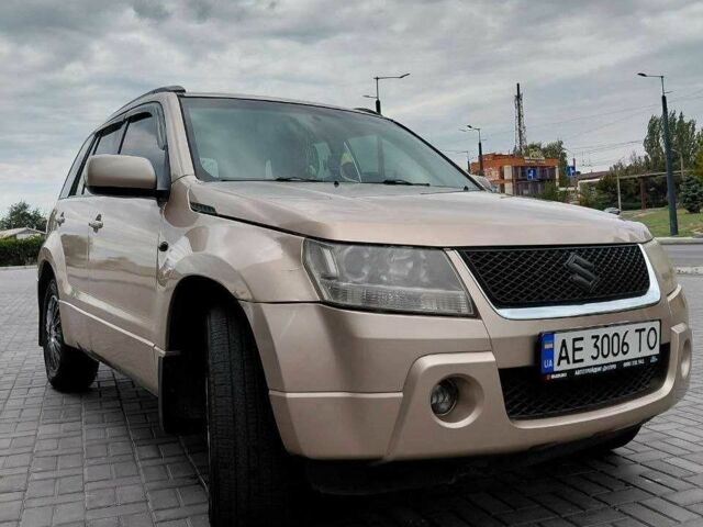 Бежевий Сузукі Гранд Вітара, об'ємом двигуна 2 л та пробігом 308 тис. км за 7000 $, фото 1 на Automoto.ua