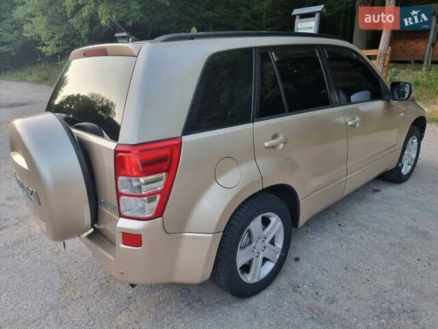 Бежевый Сузуки Гранд Витара, объемом двигателя 2 л и пробегом 311 тыс. км за 5700 $, фото 4 на Automoto.ua