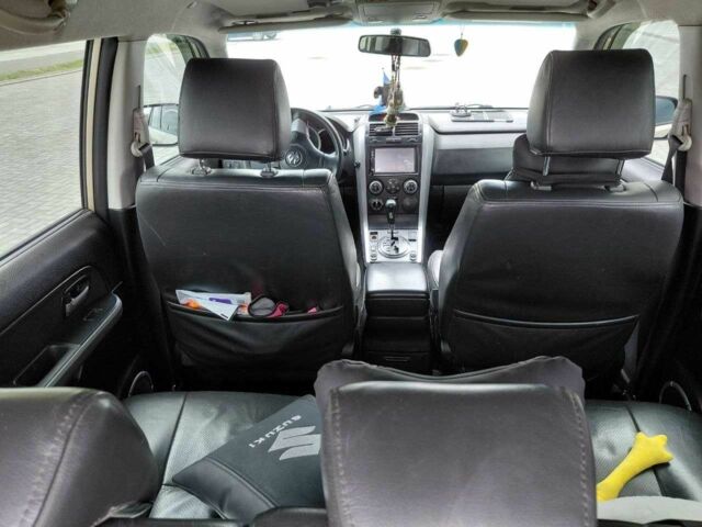 Бежевий Сузукі Гранд Вітара, об'ємом двигуна 2 л та пробігом 308 тис. км за 7000 $, фото 5 на Automoto.ua