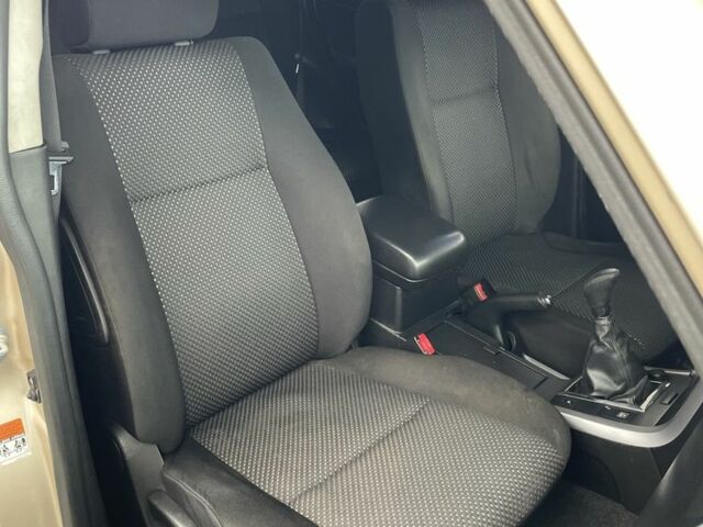 Бежевый Сузуки Гранд Витара, объемом двигателя 2 л и пробегом 300 тыс. км за 3400 $, фото 5 на Automoto.ua