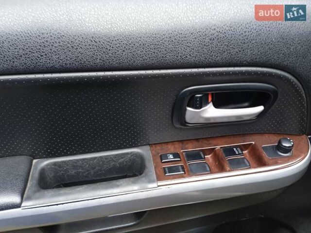 Бежевый Сузуки Гранд Витара, объемом двигателя 2 л и пробегом 311 тыс. км за 5700 $, фото 10 на Automoto.ua