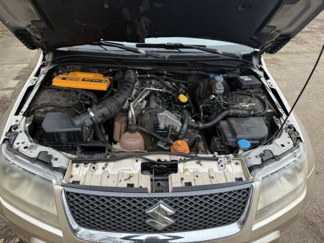 Бежевый Сузуки Гранд Витара, объемом двигателя 1.9 л и пробегом 336 тыс. км за 3500 $, фото 6 на Automoto.ua