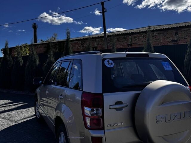 Бежевый Сузуки Гранд Витара, объемом двигателя 0 л и пробегом 299 тыс. км за 6300 $, фото 3 на Automoto.ua