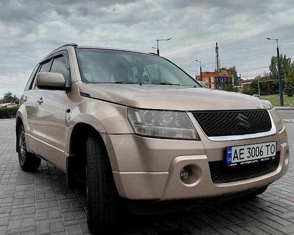 Бежевий Сузукі Гранд Вітара, об'ємом двигуна 2 л та пробігом 308 тис. км за 7000 $, фото 1 на Automoto.ua