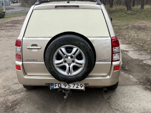 Бежевый Сузуки Гранд Витара, объемом двигателя 1.9 л и пробегом 336 тыс. км за 3500 $, фото 5 на Automoto.ua