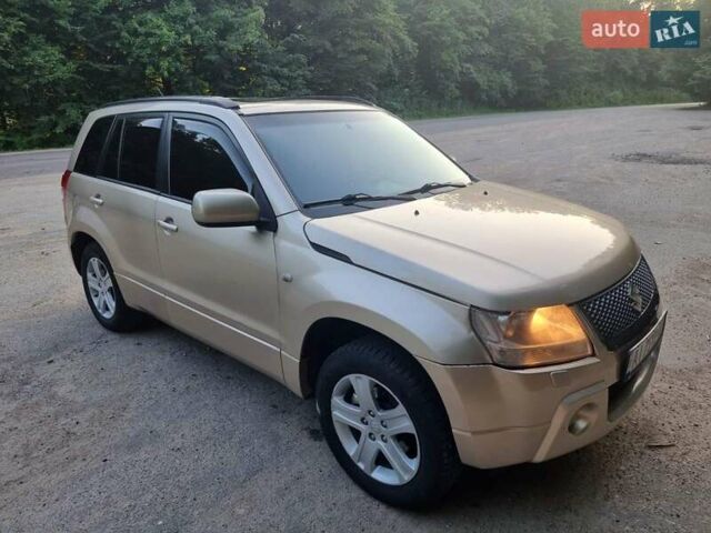 Бежевый Сузуки Гранд Витара, объемом двигателя 2 л и пробегом 311 тыс. км за 5700 $, фото 1 на Automoto.ua