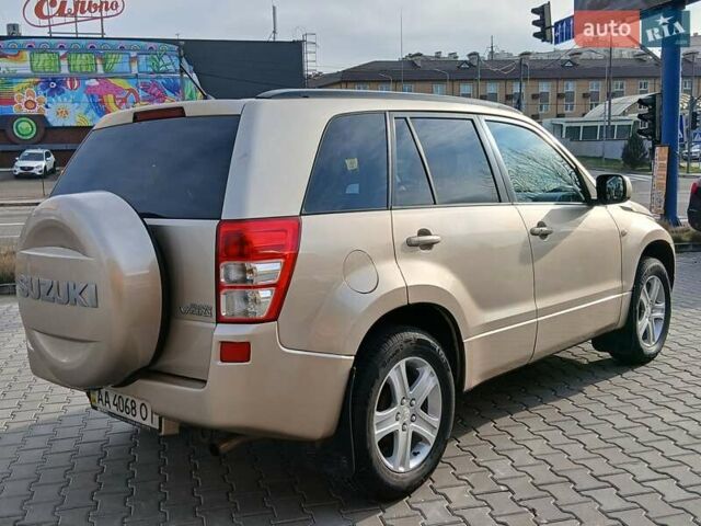 Бежевый Сузуки Гранд Витара, объемом двигателя 2 л и пробегом 260 тыс. км за 7100 $, фото 3 на Automoto.ua