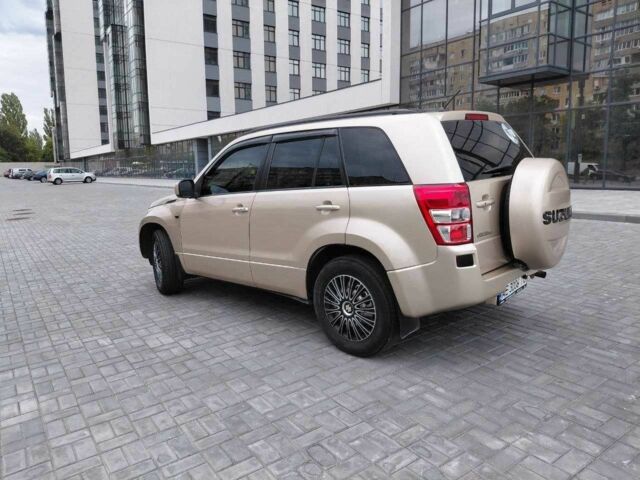 Бежевий Сузукі Гранд Вітара, об'ємом двигуна 2 л та пробігом 308 тис. км за 7000 $, фото 2 на Automoto.ua