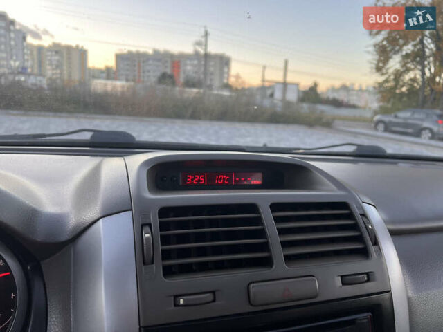 Бежевий Сузукі Гранд Вітара, об'ємом двигуна 2.7 л та пробігом 179 тис. км за 6950 $, фото 37 на Automoto.ua