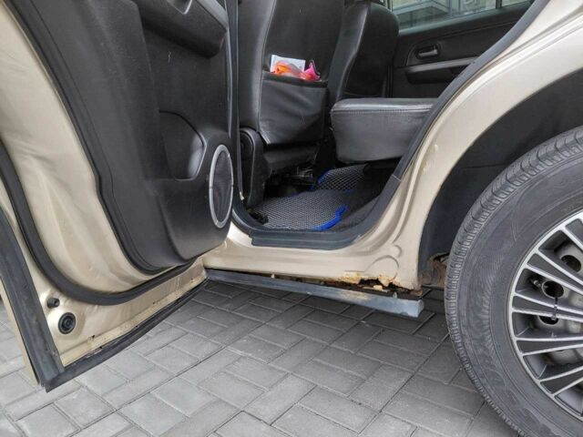 Бежевий Сузукі Гранд Вітара, об'ємом двигуна 2 л та пробігом 308 тис. км за 7000 $, фото 6 на Automoto.ua
