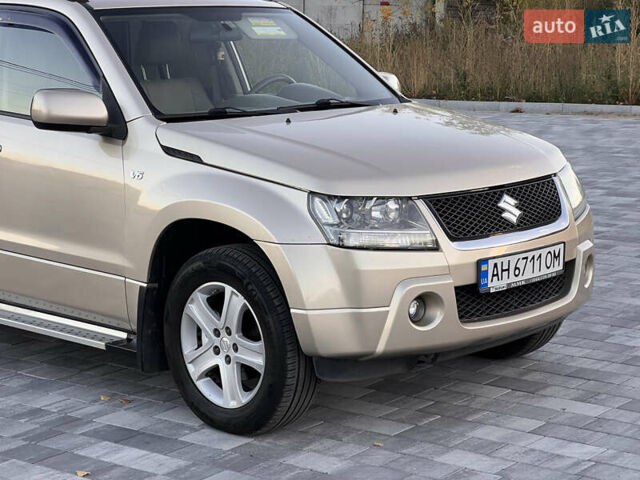 Бежевий Сузукі Гранд Вітара, об'ємом двигуна 2.7 л та пробігом 179 тис. км за 6950 $, фото 5 на Automoto.ua