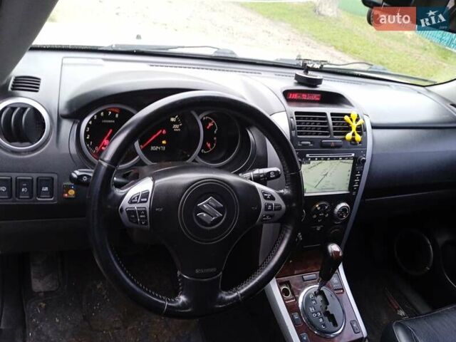 Бежевый Сузуки Гранд Витара, объемом двигателя 2 л и пробегом 311 тыс. км за 5700 $, фото 7 на Automoto.ua
