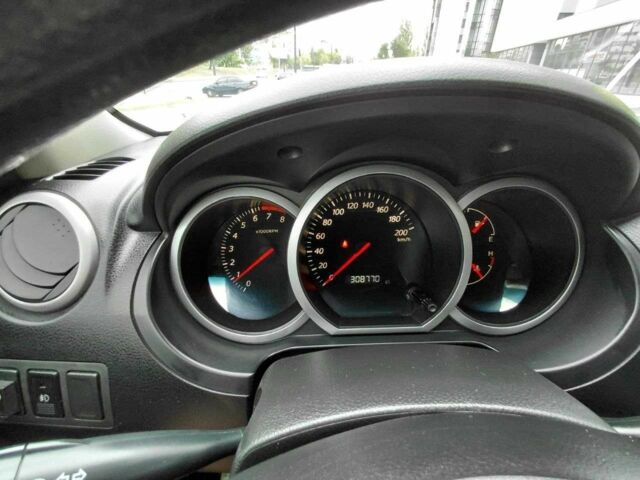 Бежевий Сузукі Гранд Вітара, об'ємом двигуна 2 л та пробігом 308 тис. км за 7000 $, фото 9 на Automoto.ua