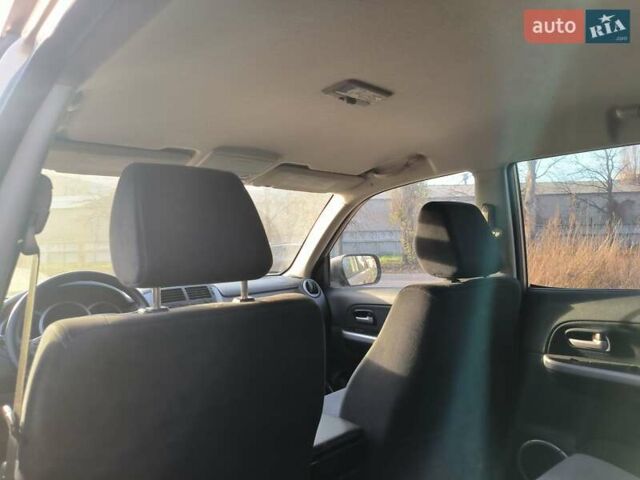 Бежевый Сузуки Гранд Витара, объемом двигателя 2 л и пробегом 110 тыс. км за 7500 $, фото 8 на Automoto.ua