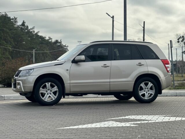 Бежевый Сузуки Гранд Витара, объемом двигателя 2 л и пробегом 242 тыс. км за 7500 $, фото 6 на Automoto.ua