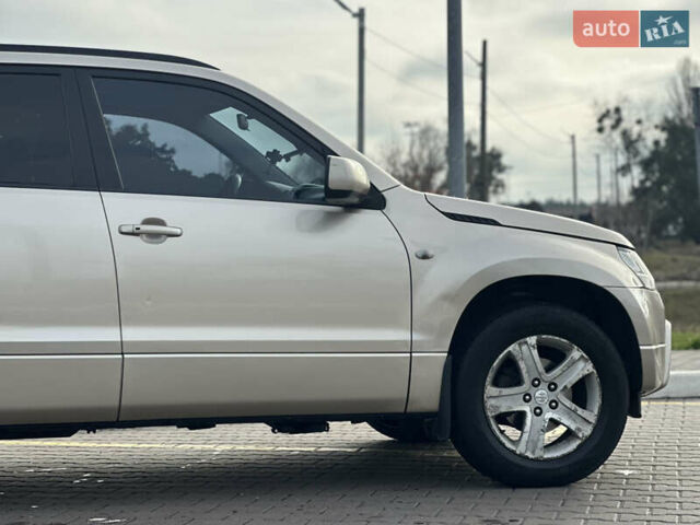 Бежевый Сузуки Гранд Витара, объемом двигателя 2 л и пробегом 242 тыс. км за 7500 $, фото 12 на Automoto.ua