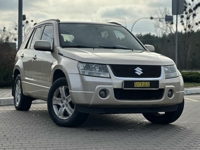 Бежевый Сузуки Гранд Витара, объемом двигателя 2 л и пробегом 242 тыс. км за 7500 $, фото 4 на Automoto.ua