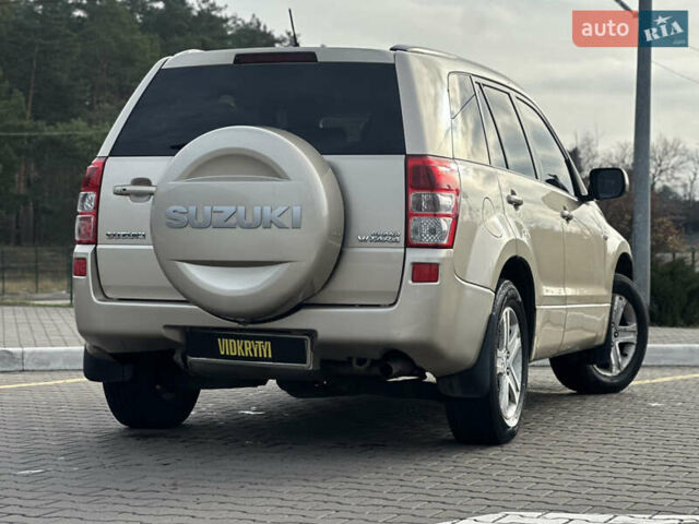 Бежевый Сузуки Гранд Витара, объемом двигателя 2 л и пробегом 242 тыс. км за 7500 $, фото 16 на Automoto.ua