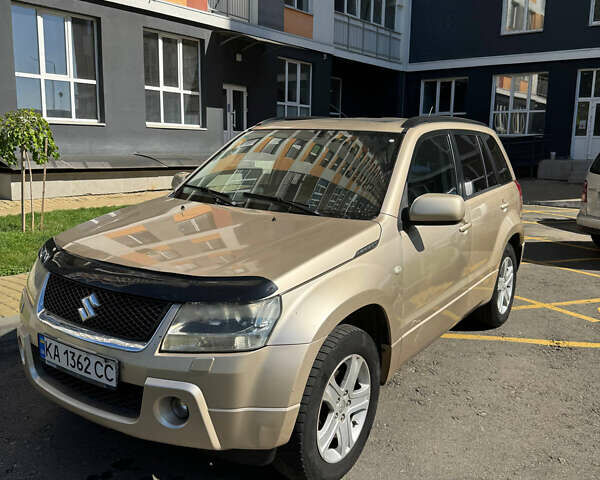 Бежевый Сузуки Гранд Витара, объемом двигателя 2 л и пробегом 286 тыс. км за 7800 $, фото 2 на Automoto.ua
