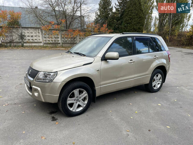 Бежевий Сузукі Гранд Вітара, об'ємом двигуна 2 л та пробігом 302 тис. км за 5300 $, фото 2 на Automoto.ua
