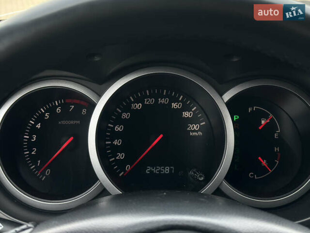 Бежевый Сузуки Гранд Витара, объемом двигателя 2 л и пробегом 242 тыс. км за 7500 $, фото 29 на Automoto.ua