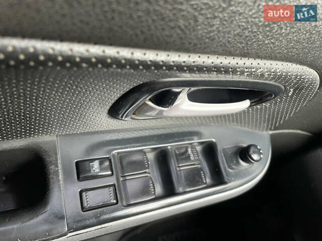 Бежевий Сузукі Гранд Вітара, об'ємом двигуна 2 л та пробігом 302 тис. км за 5300 $, фото 13 на Automoto.ua