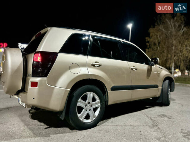 Бежевый Сузуки Гранд Витара, объемом двигателя 2 л и пробегом 236 тыс. км за 6500 $, фото 4 на Automoto.ua