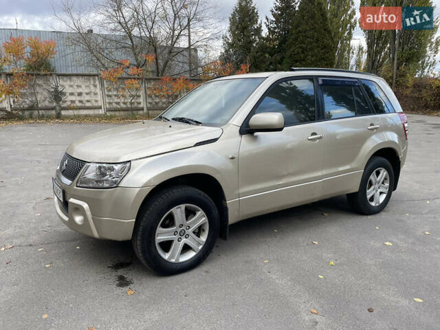 Бежевий Сузукі Гранд Вітара, об'ємом двигуна 2 л та пробігом 302 тис. км за 5300 $, фото 5 на Automoto.ua