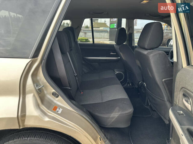 Бежевый Сузуки Гранд Витара, объемом двигателя 2 л и пробегом 242 тыс. км за 7500 $, фото 33 на Automoto.ua