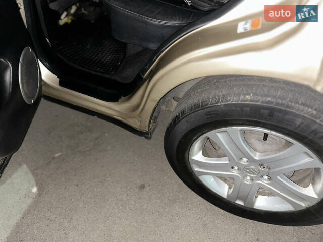 Бежевый Сузуки Гранд Витара, объемом двигателя 2 л и пробегом 236 тыс. км за 6500 $, фото 15 на Automoto.ua