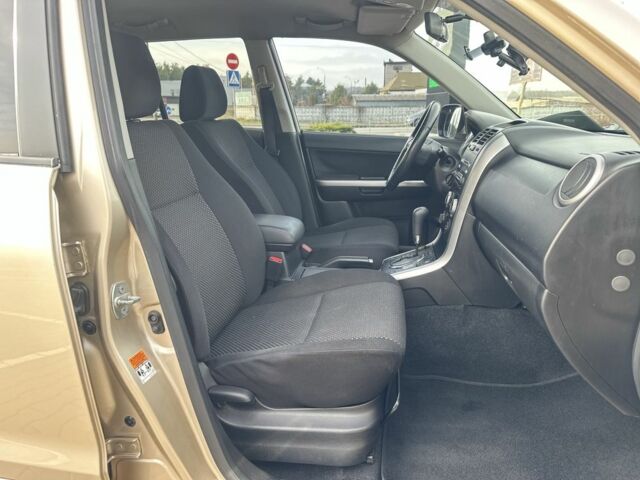 Бежевый Сузуки Гранд Витара, объемом двигателя 2 л и пробегом 242 тыс. км за 7500 $, фото 21 на Automoto.ua