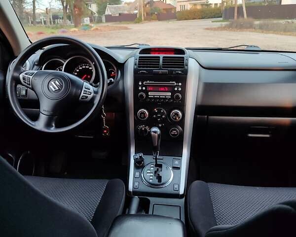 Бежевий Сузукі Гранд Вітара, об'ємом двигуна 2 л та пробігом 245 тис. км за 6000 $, фото 2 на Automoto.ua