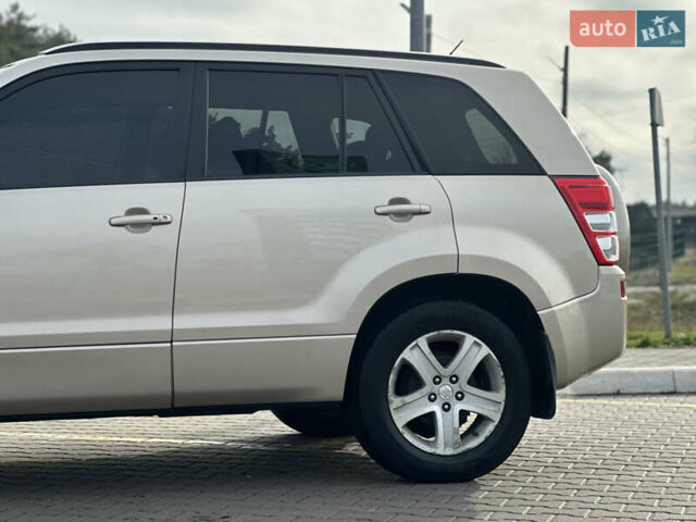 Бежевый Сузуки Гранд Витара, объемом двигателя 2 л и пробегом 242 тыс. км за 7500 $, фото 9 на Automoto.ua