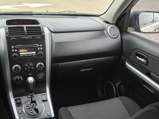 Бежевый Сузуки Гранд Витара, объемом двигателя 2 л и пробегом 242 тыс. км за 7500 $, фото 13 на Automoto.ua