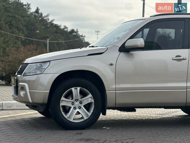 Бежевый Сузуки Гранд Витара, объемом двигателя 2 л и пробегом 242 тыс. км за 7500 $, фото 8 на Automoto.ua