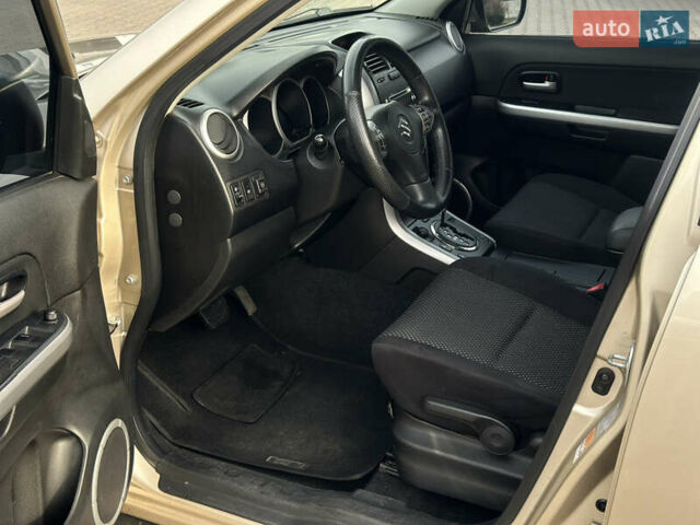 Бежевый Сузуки Гранд Витара, объемом двигателя 2 л и пробегом 242 тыс. км за 7500 $, фото 30 на Automoto.ua