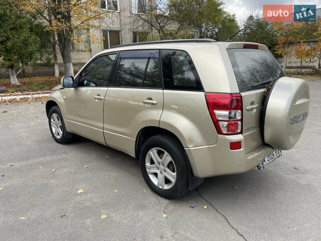 Бежевий Сузукі Гранд Вітара, об'ємом двигуна 2 л та пробігом 302 тис. км за 5300 $, фото 1 на Automoto.ua