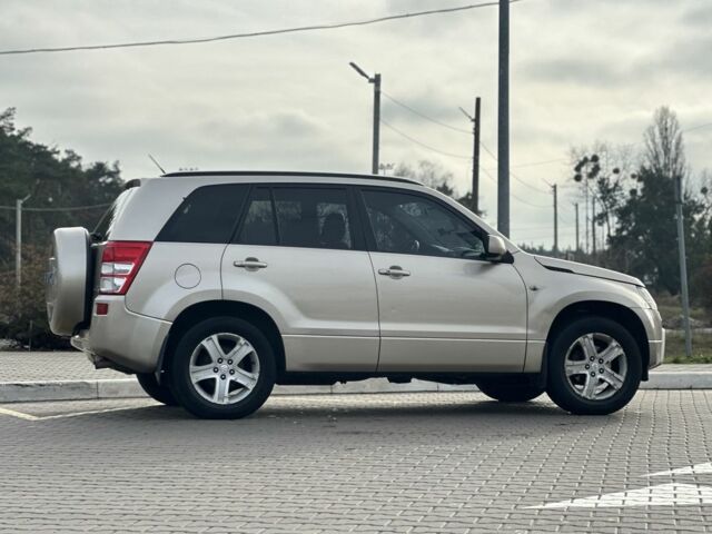 Бежевый Сузуки Гранд Витара, объемом двигателя 2 л и пробегом 242 тыс. км за 7500 $, фото 5 на Automoto.ua