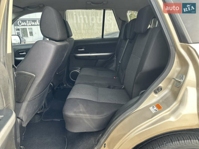 Бежевый Сузуки Гранд Витара, объемом двигателя 2 л и пробегом 242 тыс. км за 7500 $, фото 32 на Automoto.ua