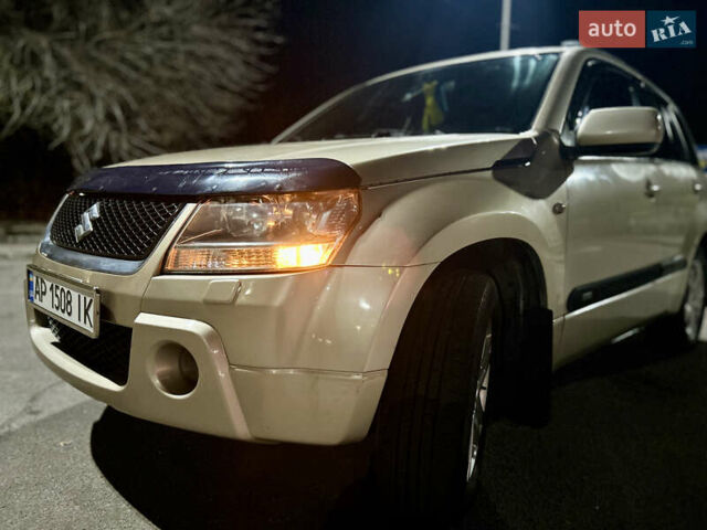Бежевый Сузуки Гранд Витара, объемом двигателя 2 л и пробегом 236 тыс. км за 6500 $, фото 2 на Automoto.ua