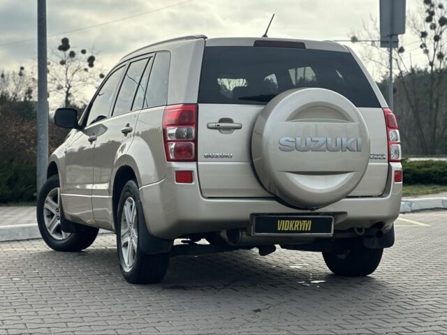 Бежевый Сузуки Гранд Витара, объемом двигателя 2 л и пробегом 242 тыс. км за 7500 $, фото 7 на Automoto.ua