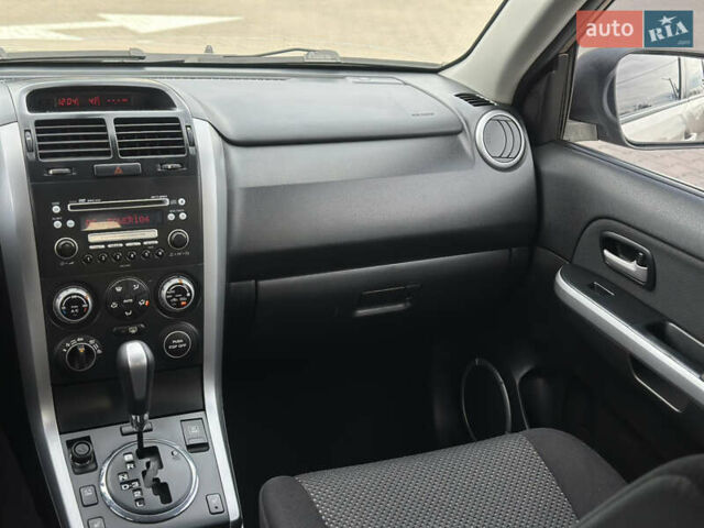 Бежевый Сузуки Гранд Витара, объемом двигателя 2 л и пробегом 242 тыс. км за 7500 $, фото 23 на Automoto.ua