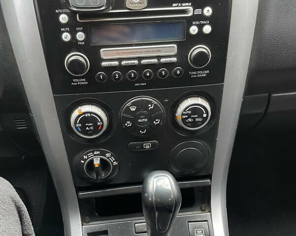 Бежевий Сузукі Гранд Вітара, об'ємом двигуна 2 л та пробігом 302 тис. км за 5300 $, фото 12 на Automoto.ua