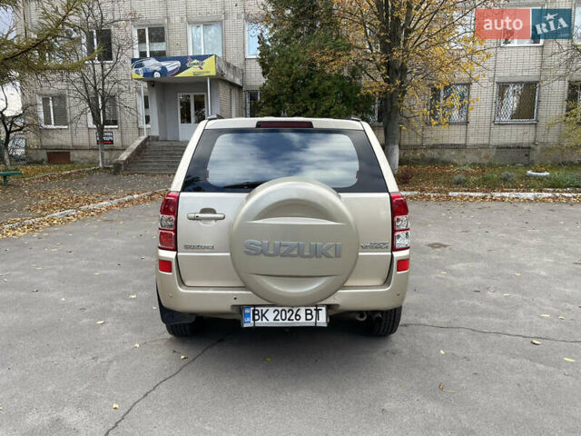 Бежевий Сузукі Гранд Вітара, об'ємом двигуна 2 л та пробігом 302 тис. км за 5300 $, фото 4 на Automoto.ua
